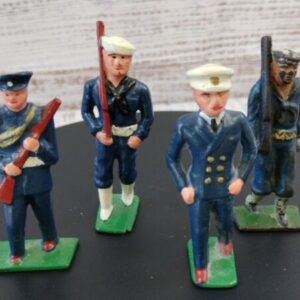 Vintage WW2 Unmarked Metal Toy Captain Figurine & 3 Soldiers  3" Tall